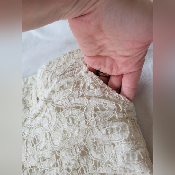 Red Camel ivory lace lined shorts 0 - Picture 4 of 10